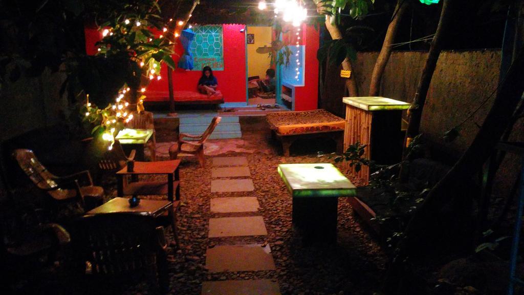 Bricks And Bamboo Hostel Andzsuna Kültér fotó
